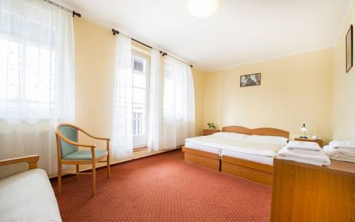 Imagen de la habitación del Hotel Ostry. Foto 16
