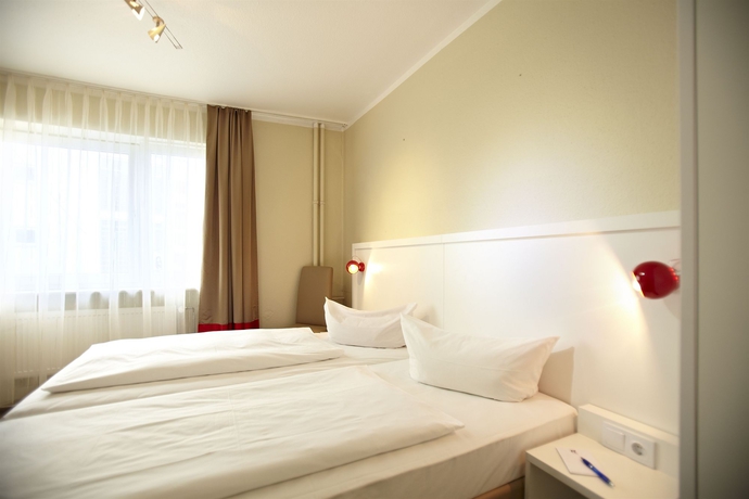 Imagen de la habitación del Hotel Ostseehalle Kiel By Premiere Classe. Foto 10