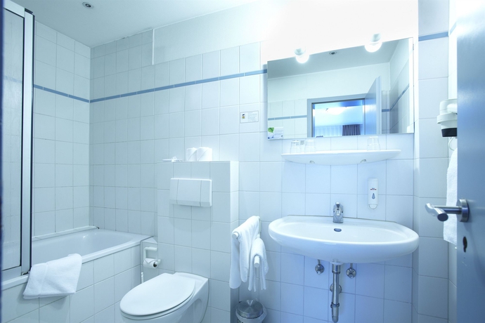 Imagen de la habitación del Hotel Ostseehalle Kiel By Premiere Classe. Foto 11