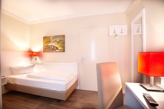 Imagen de la habitación del Hotel Ostseehalle Kiel By Premiere Classe. Foto 13