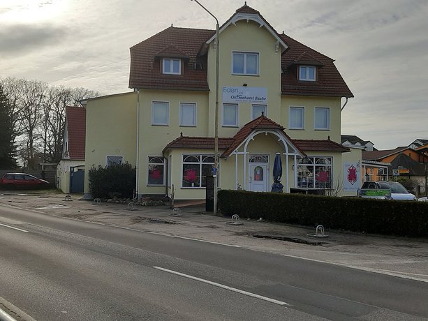Imagen de los exteriores del Hotel Ostseehotel Baabe. Foto 3