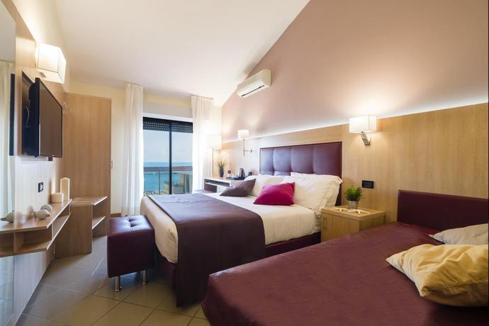 Imagen de la habitación del Hotel Ostuni, Viserbella. Foto 3