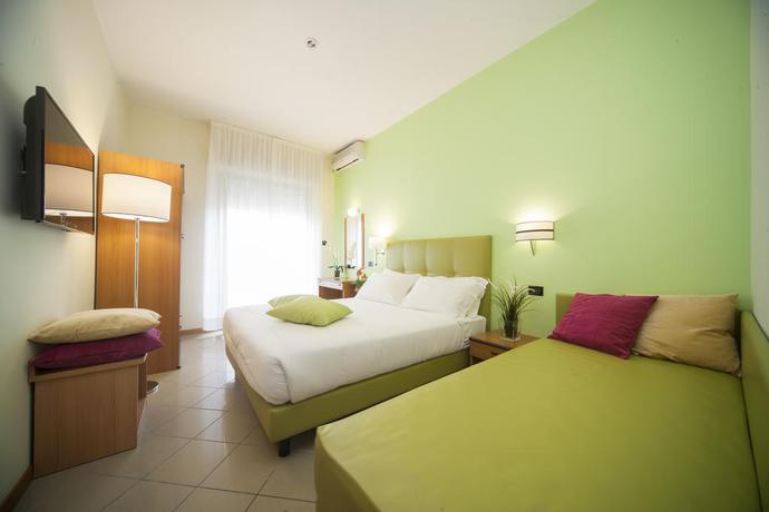 Imagen de la habitación del Hotel Ostuni, Viserbella. Foto 4