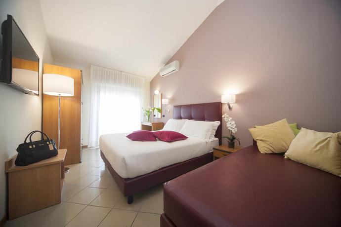 Imagen de la habitación del Hotel Ostuni, Viserbella. Foto 14