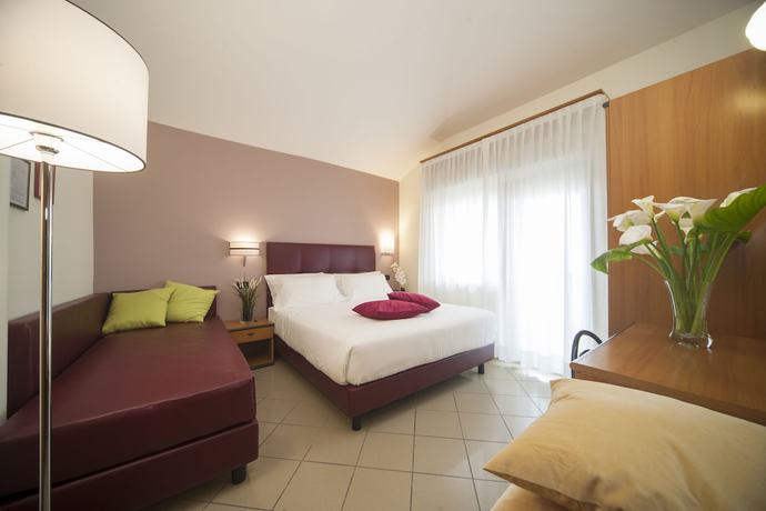 Imagen de la habitación del Hotel Ostuni, Viserbella. Foto 8