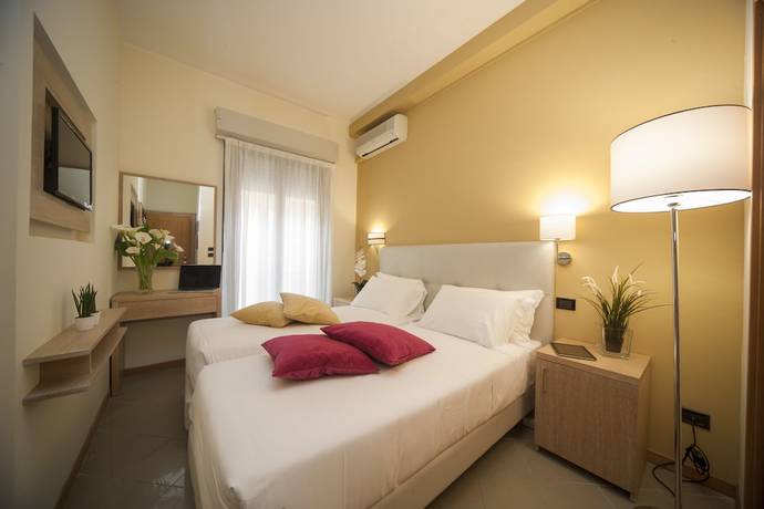 Imagen de la habitación del Hotel Ostuni, Viserbella. Foto 13