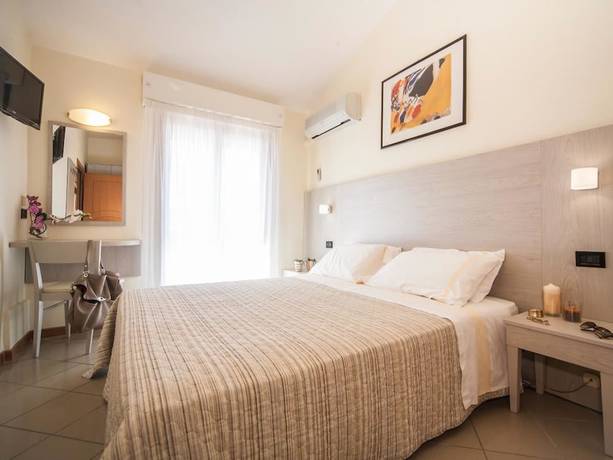 Imagen de la habitación del Hotel Ostuni, Viserbella. Foto 15