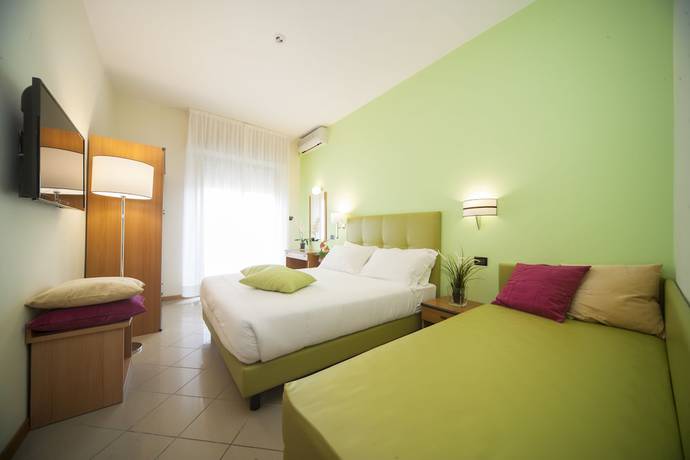 Imagen general del Hotel Ostuni, Viserbella. Foto 1