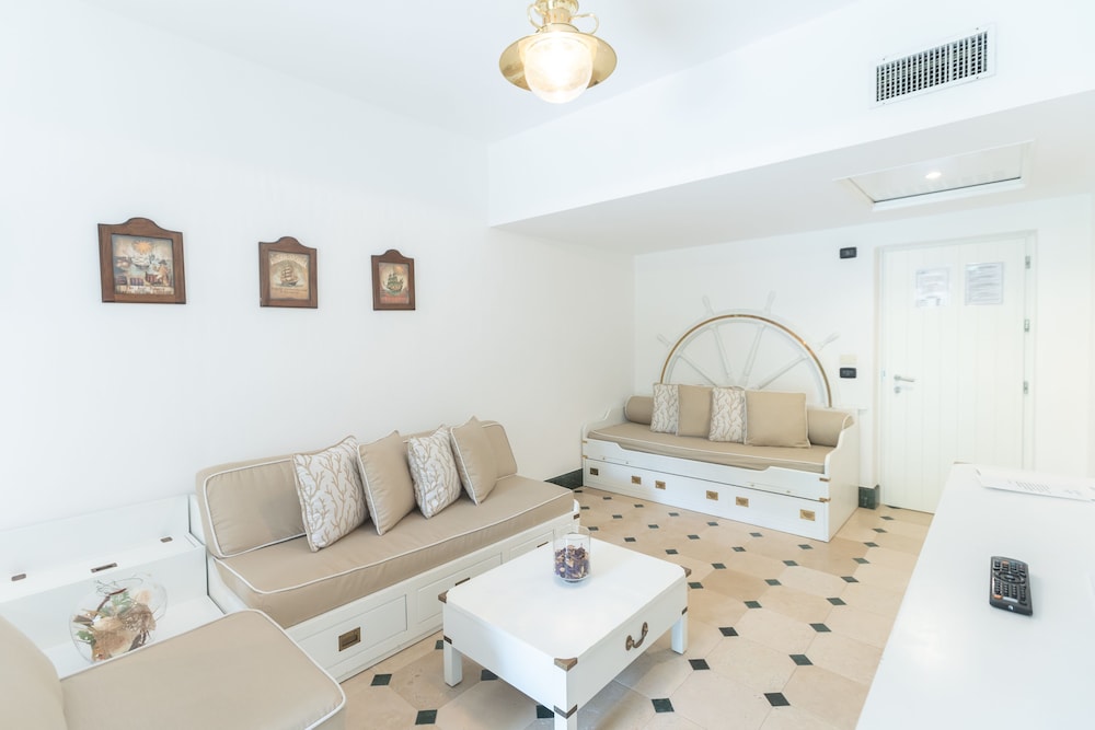 Imagen de la habitación del Hotel Ostuni a Mare. Foto 11