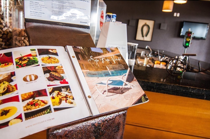 Imagen del bar/restaurante del Hotel Ot. Foto 5