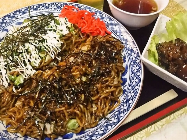 Imagen del bar/restaurante del Hotel Ota Now Resort. Foto 4