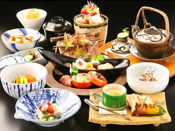 Imagen del bar/restaurante del Hotel Ota Now Resort. Foto 8