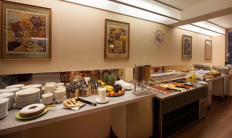 Imagen del bar/restaurante del Hotel Otakar. Foto 4