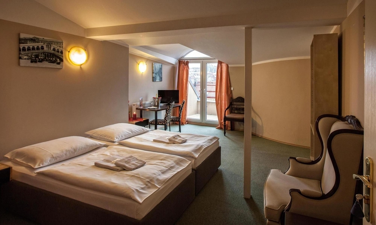 Imagen de la habitación del Hotel Otakar. Foto 10