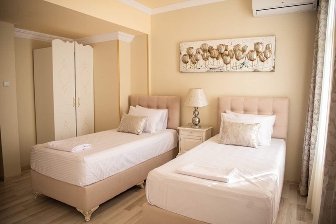 Imagen de la habitación del Hotel Otantik Shumen. Foto 9