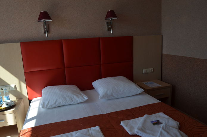 Imagen de la habitación del Hotel Otel Elisa Inn. Foto 4