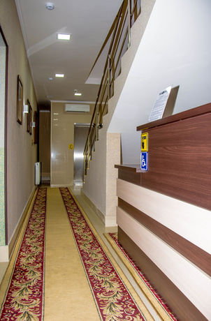 Imagen de la habitación del Hotel Otel Elisa Inn. Foto 9