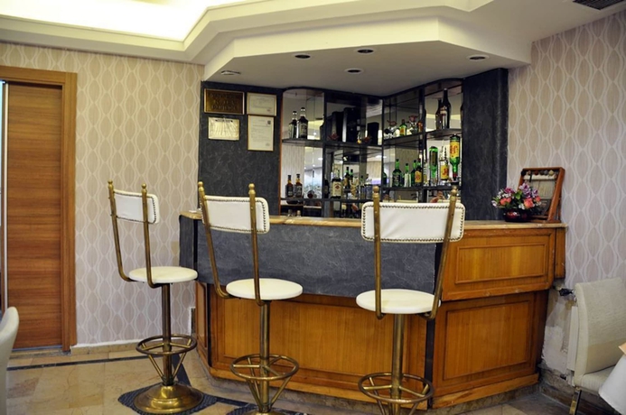Imagen del bar/restaurante del Hotel Otel Kabacam. Foto 3