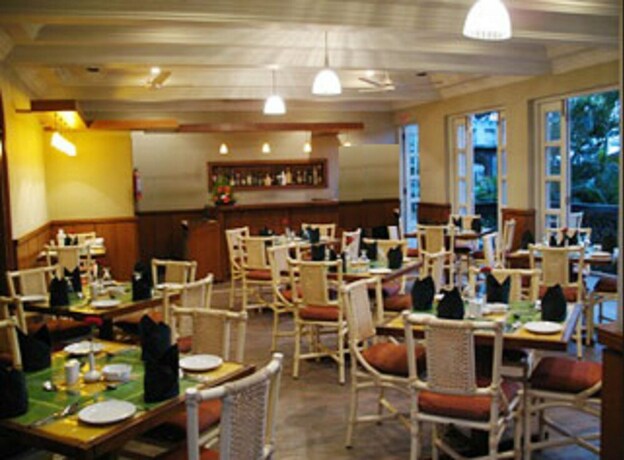 Imagen del bar/restaurante del Hotel Otium, By The Oterra. Foto 24