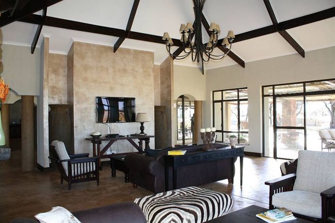 Imagen de los exteriores del Hotel Otjiwa Safari Lodge. Foto 9