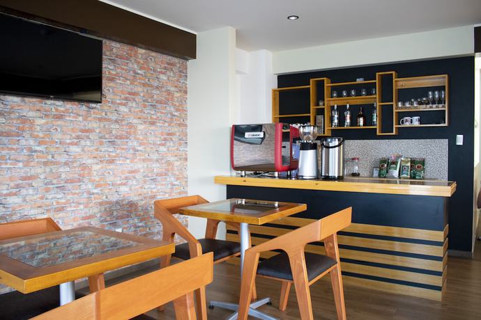 Imagen de la habitación del Hotel Ottavis and Caf&eacute;. Foto 6
