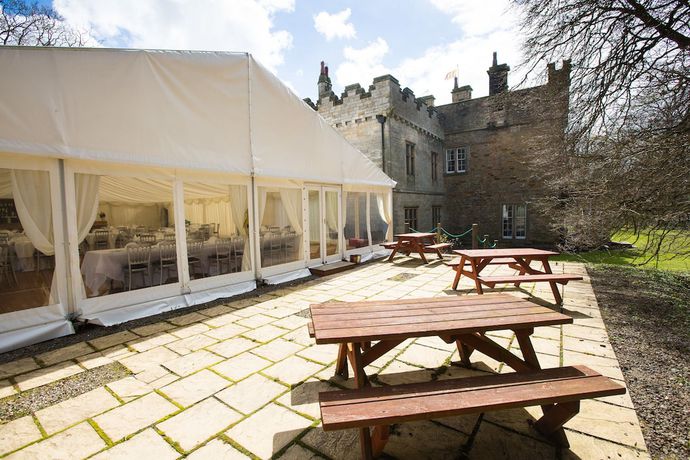 Imagen del bar/restaurante del Hotel Otterburn Castle. Foto 2