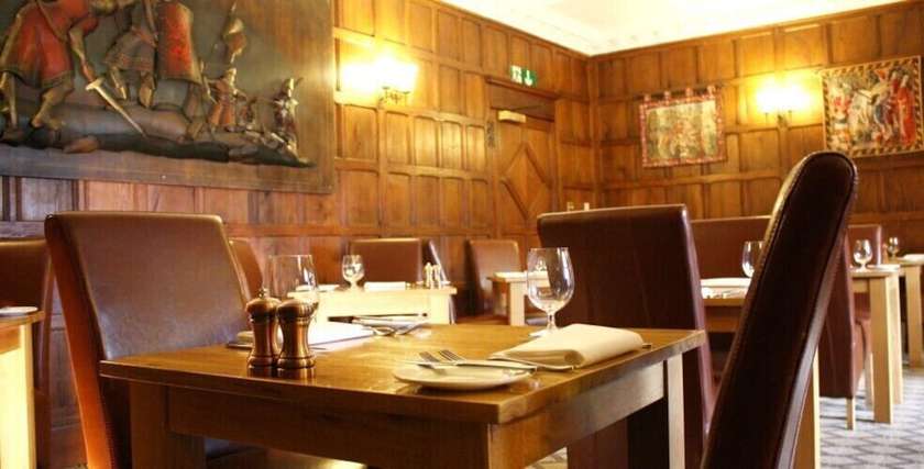 Imagen del bar/restaurante del Hotel Otterburn Castle. Foto 3