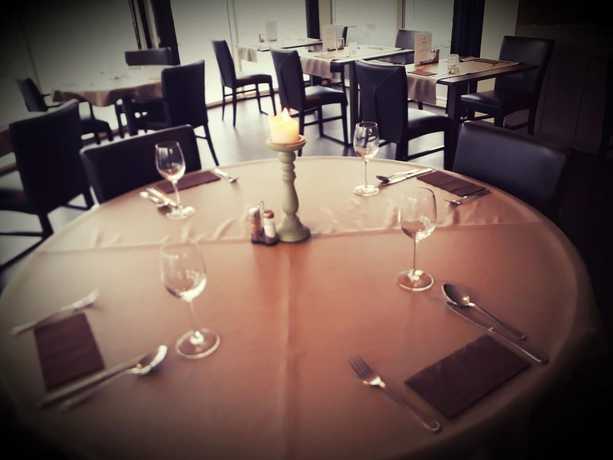 Imagen del bar/restaurante del Hotel Otus. Foto 4