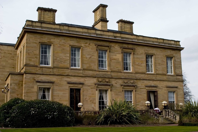 Imagen de los exteriores del Hotel Oulton Hall , Spa and Golf Resort. Foto 8