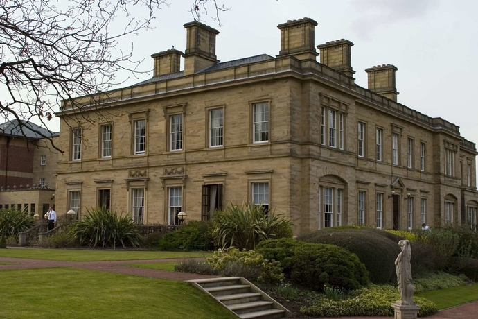 Imagen de los exteriores del Hotel Oulton Hall , Spa and Golf Resort. Foto 9