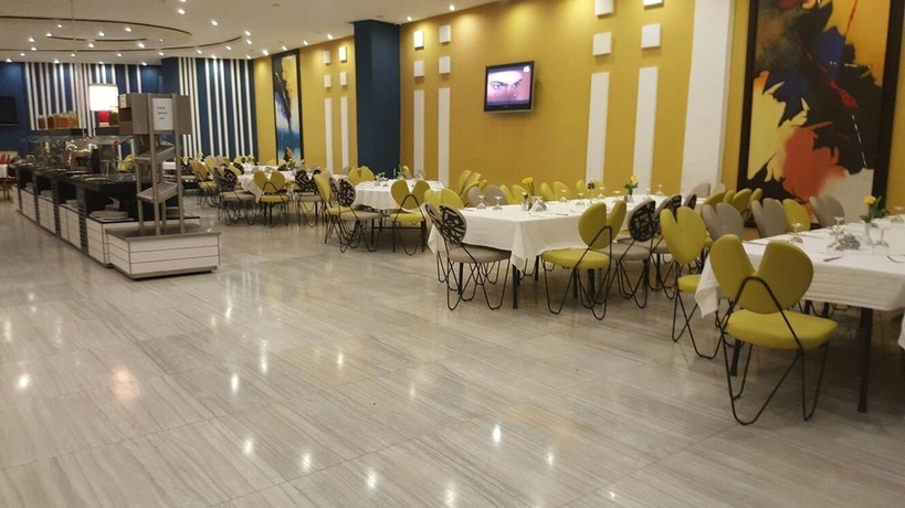 Imagen del bar/restaurante del Hotel Oum Palace and Spa Casablanca. Foto 3