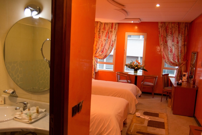 Imagen de la habitación del Hotel Oum Palace and Spa Casablanca. Foto 5