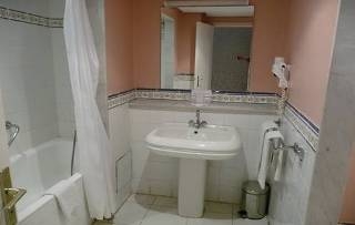 Imagen de la habitación del Hotel Oumlil. Foto 6