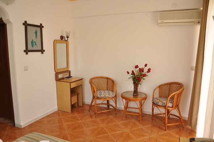 Imagen de los interiores del Hotel Özcan. Foto 13