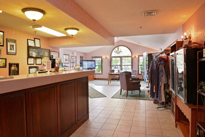 Imagen de los interiores del Hotel Our Guest Inn And Suites - Downtown. Foto 17