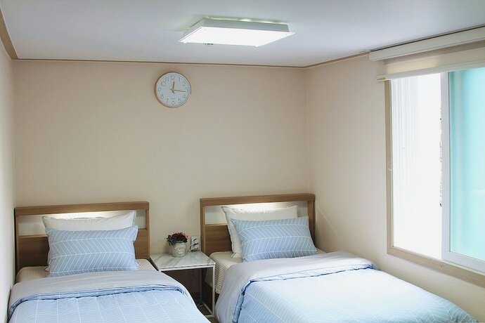 Imagen de la habitación del Hotel Our House. Foto 22