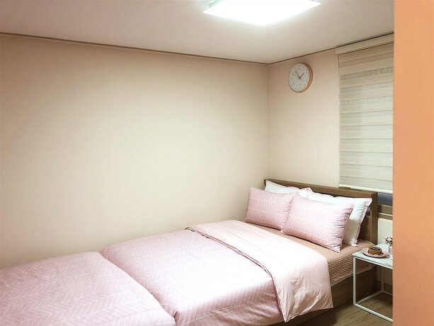 Imagen de la habitación del Hotel Our House, Jung-gu. Foto 12