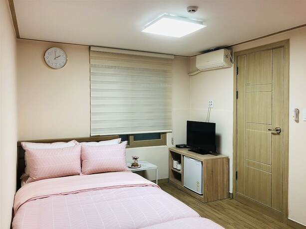 Imagen de la habitación del Hotel Our House, Jung-gu. Foto 13