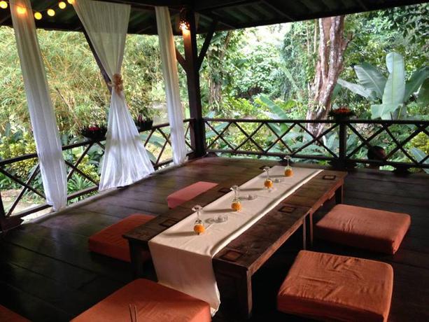 Imagen del bar/restaurante del Hotel Our Jungle House. Foto 9