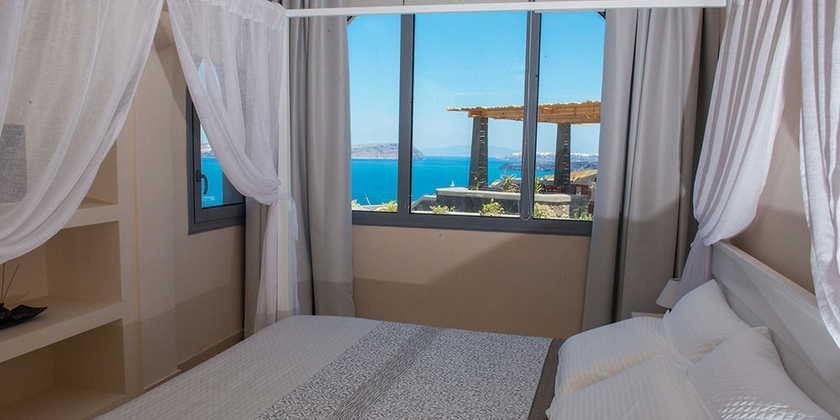 Imagen de la habitación del Hotel Our Villa Santorini. Foto 3