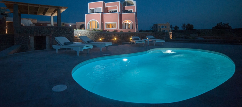 Imagen de la piscina del Hotel Our Villa Santorini. Foto 16