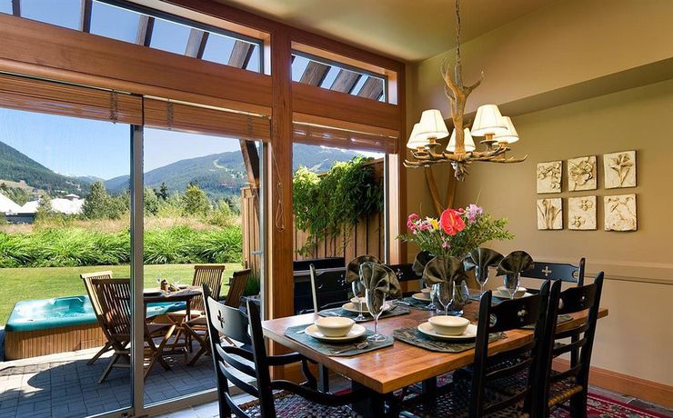 Imagen de los interiores del Hotel Our Whistler Retreat - Montebello. Foto 13