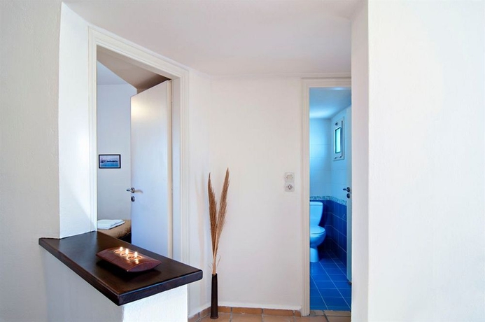 Imagen de los interiores del Hotel Ourania Apartments. Foto 12