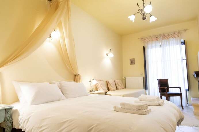 Imagen de la habitación del Hotel Ouranogiton. Foto 16