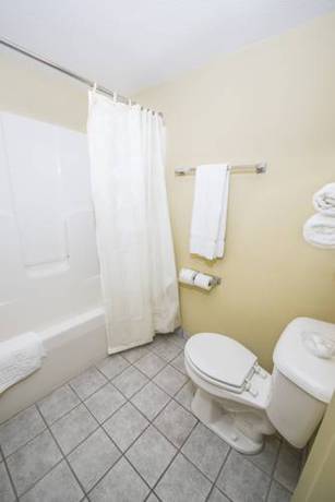 Imagen de la habitación del Hotel Ourguest Inn & Suites Downtown Port Clinton. Foto 4