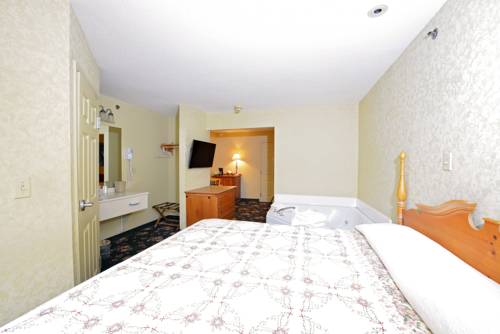 Imagen de la habitación del Hotel Ourguest Inn & Suites Downtown Port Clinton. Foto 7