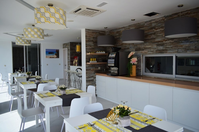 Imagen del bar/restaurante del Hotel Ouril Agueda. Foto 4