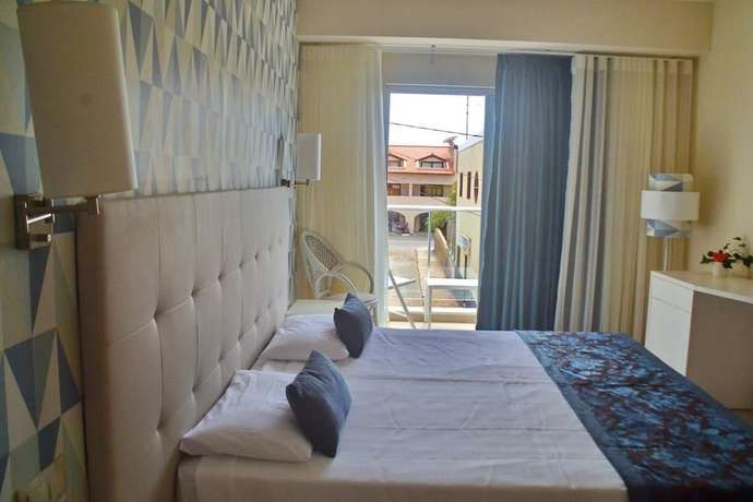 Imagen de la habitación del Hotel Ouril Julia. Foto 2