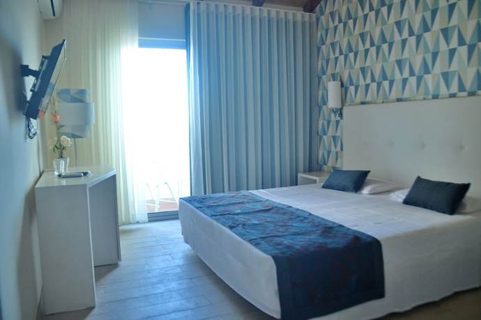 Imagen de la habitación del Hotel Ouril Julia. Foto 5