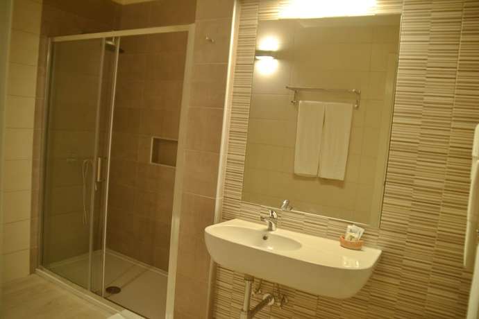 Imagen de la habitación del Hotel Ouril Julia. Foto 7